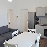 公寓 Almare House